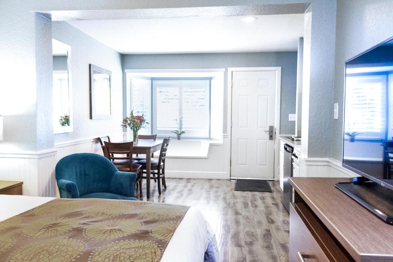Ocean Echo Inn & Beach Cottages Capitola Exterior photo